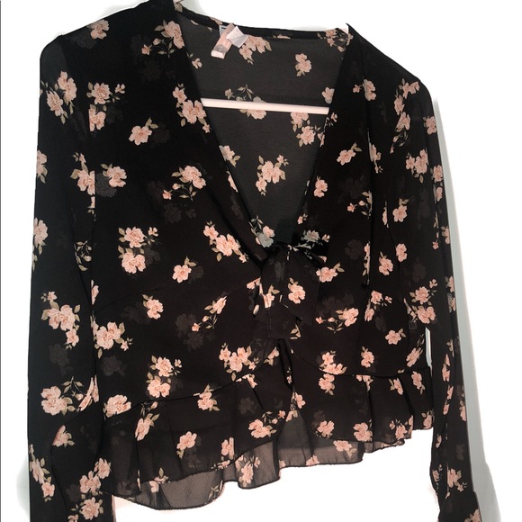 Tops - Floral crop top
